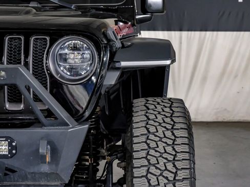 Used 2018 Jeep Wrangler Unlimited Rubicon w/ Dual Top Group image 40