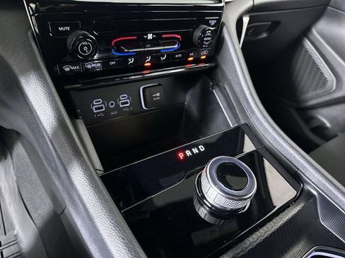 Used 2025 Jeep Grand Cherokee L Laredo RWD image 16