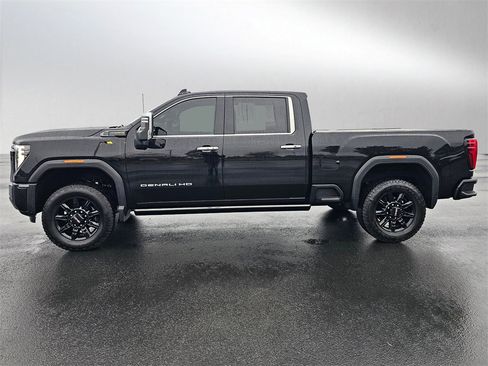 Used 2025 GMC Sierra 2500 Denali Ultimate image 2