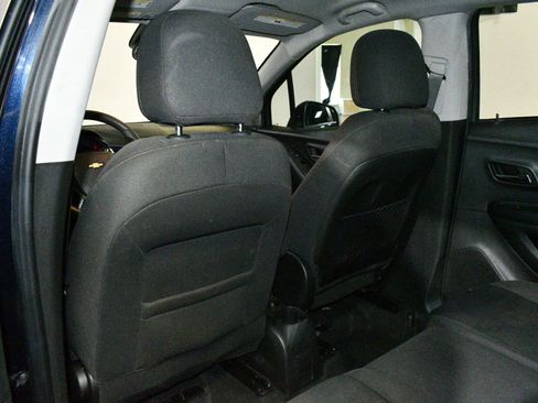 Used 2021 Chevrolet Trax LS w/ Tint and Cruise Package image 15