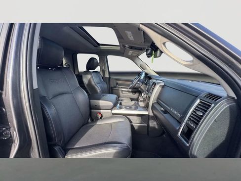 Used 2017 RAM 1500 Laramie w/ Convenience Group image 7