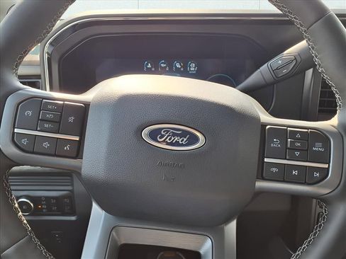 New 2026 Ford F250 Lariat w/ Black Appearance Package AWD/4WD image 11