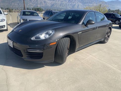 Used 2015 Porsche Panamera GTS w/ Premium Package Plus image 5