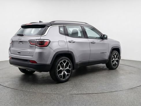 Used 2025 Jeep Compass Limited AWD/4WD image 9