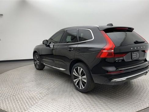 Certified 2023 Volvo XC60 B5 Plus w/ Climate Package image 4