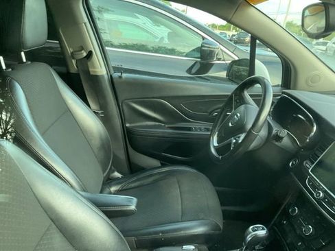 Used 2019 Buick Encore Preferred FWD image 3