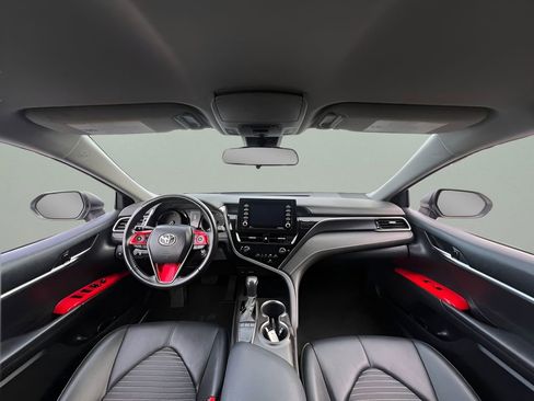 Used 2023 Toyota Camry SE image 12