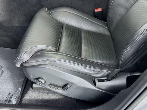 Used 2023 Volvo XC60 B5 Ultimate w/ Climate Package image 22