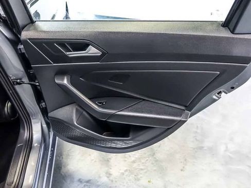 Used 2024 Volkswagen Jetta SE FWD image 28