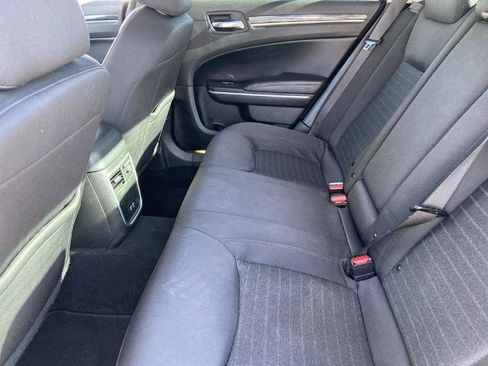 Used 2022 Chrysler 300 Touring w/ Sport Appearance Package image 20