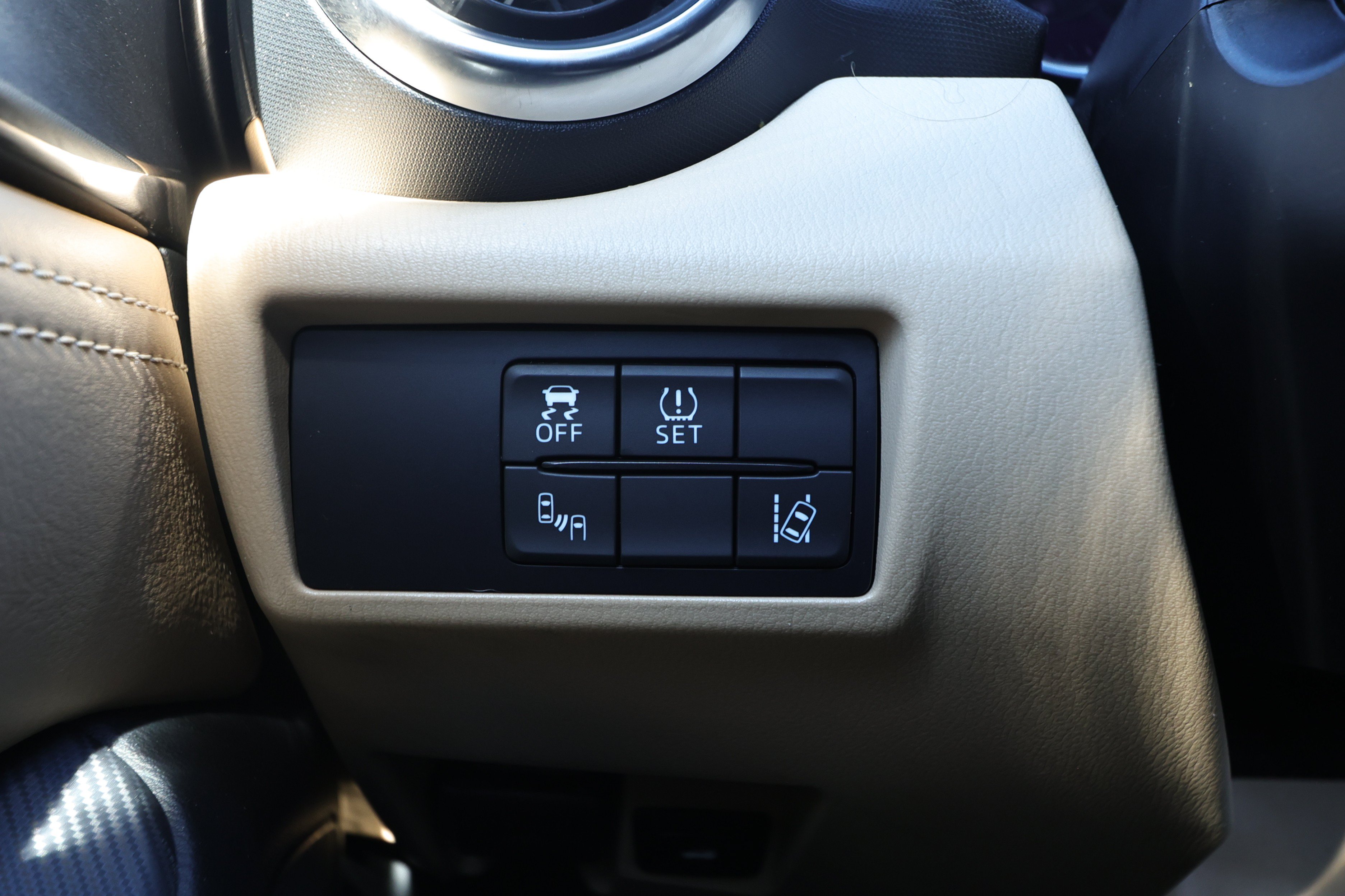 Used 2016 MAZDA MX-5 Miata Grand Touring RWD image 20
