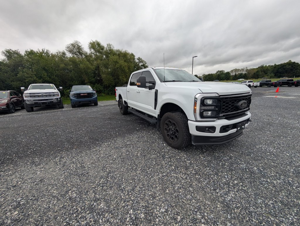 Used 2025 Ford F250 XLT w/ Black Appearance Package AWD/4WD image 7