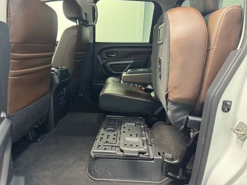 Used 2018 Nissan Titan Platinum Reserve AWD/4WD image 32
