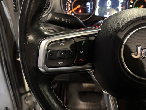 Used 2020 Jeep Wrangler Unlimited Sahara image 20