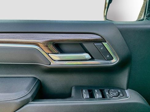 Used 2026 Chevrolet Silverado 1500 LT AWD/4WD image 9
