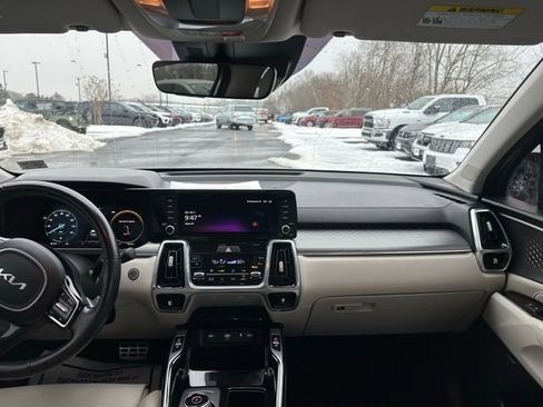 Used 2023 Kia Sorento SX Prestige image 26