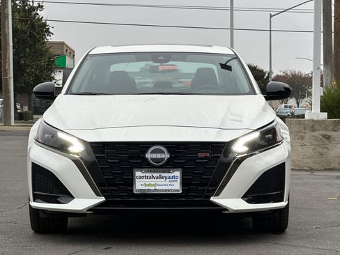 New 2025 Nissan Altima 2.5 SR image 9