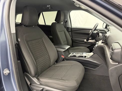Used 2021 Ford Explorer XLT AWD/4WD image 34