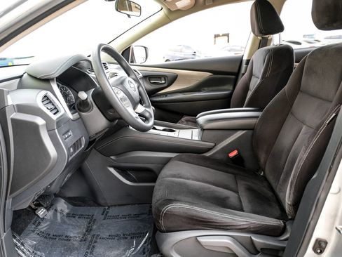 Used 2017 Nissan Murano S w/ Navigation Package image 3