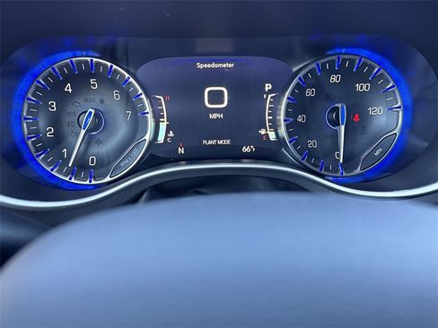 New 2026 Chrysler Pacifica Select image 8