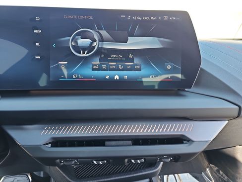 Used 2025 BMW 228i xDrive w/ M Sport Package image 23