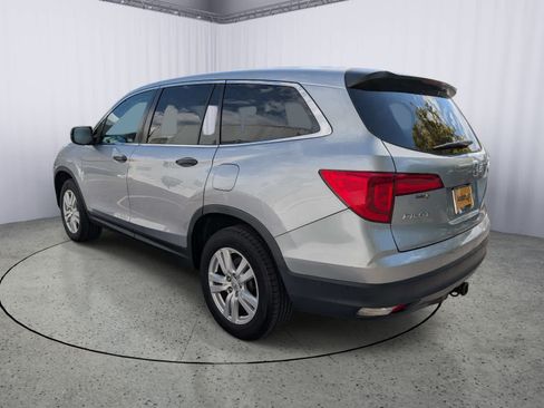 Used 2018 Honda Pilot LX image 4