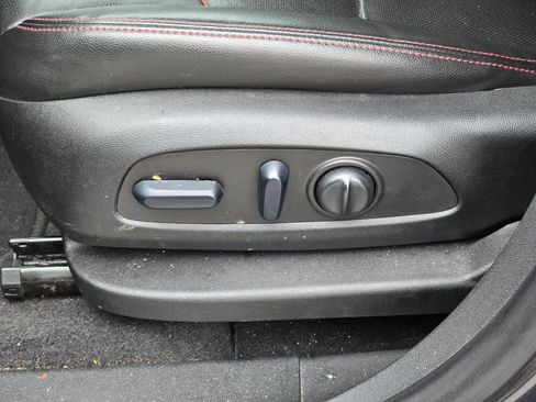 Used 2022 Chevrolet Equinox RS w/ RS Leather Package image 11