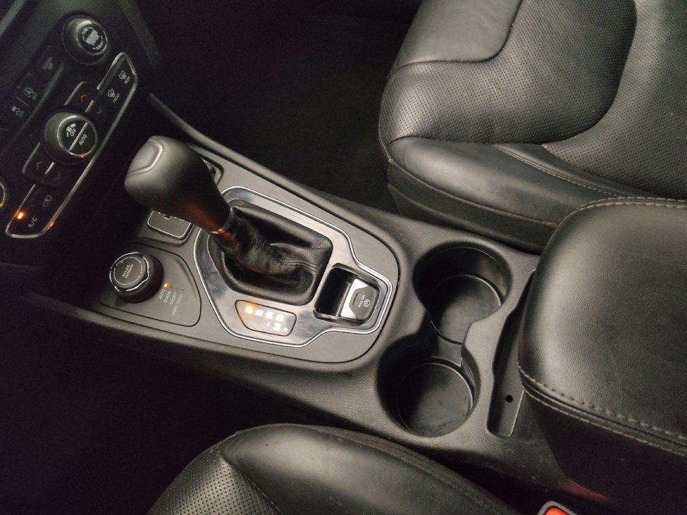 Used 2019 Jeep Cherokee Limited AWD/4WD image 26