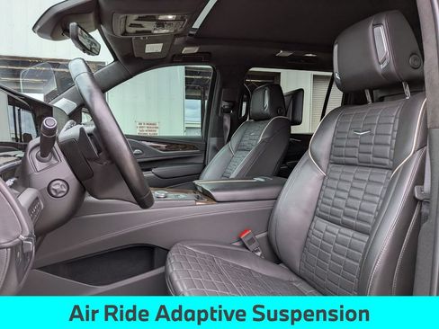 Used 2024 Cadillac Escalade ESV Sport Platinum w/ LPO, ONYX Package AWD/4WD image 16