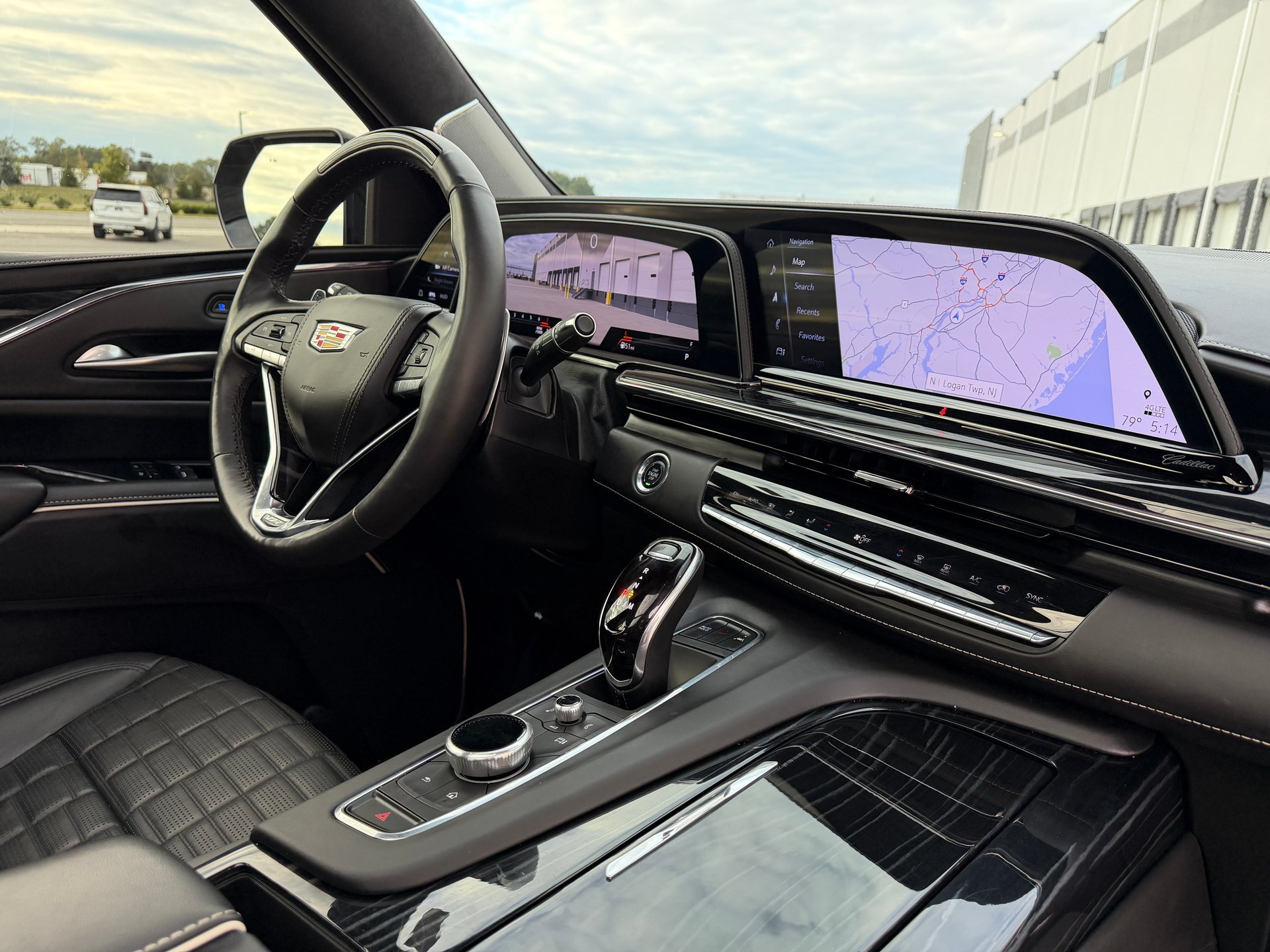 Used 2023 Cadillac Escalade V w/ LPO, ONYX Package AWD/4WD image 33