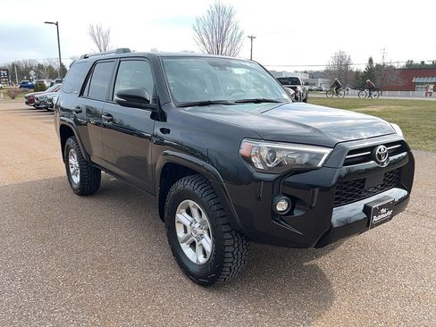 Used 2024 Toyota 4Runner SR5 Premium w/ Moonroof Package AWD/4WD image 4