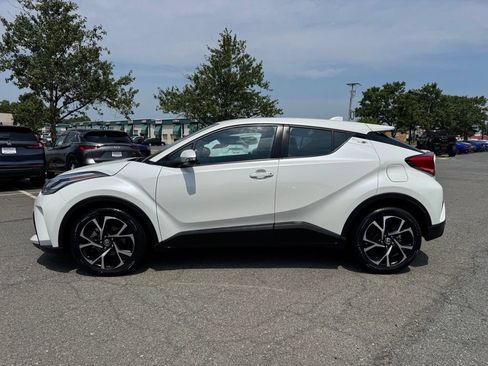 Used 2021 Toyota C-HR XLE FWD image 4