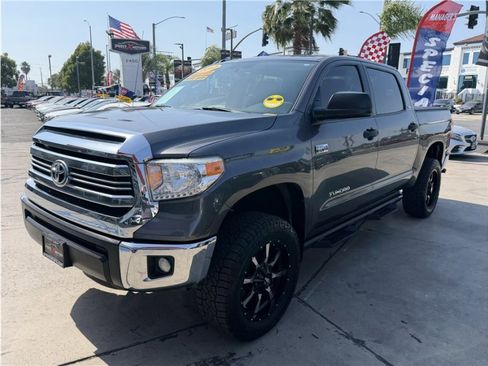 Used 2017 Toyota Tundra SR5 w/ SR5 Upgrade Package AWD/4WD image 3