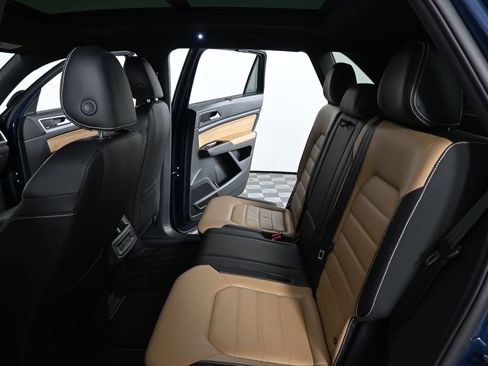 Used 2022 Volkswagen Atlas Cross Sport SEL Premium R-Line image 18