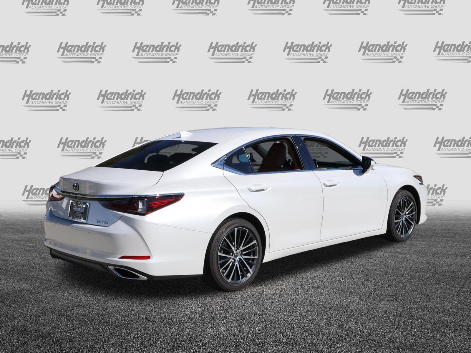 Used 2024 Lexus ES 350 w/ Premium Package FWD image 9