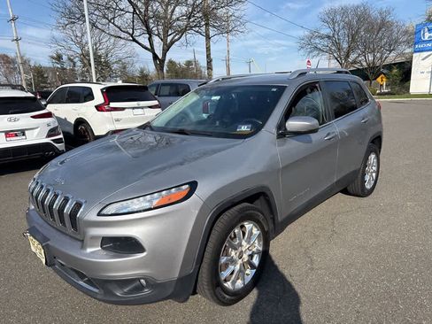 Used 2015 Jeep Cherokee Limited image 4