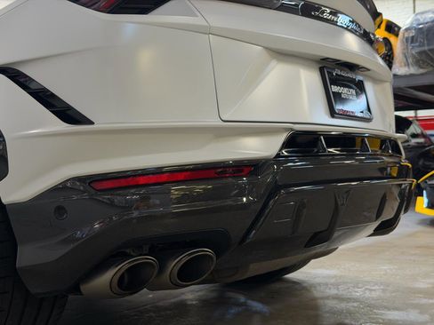 Used 2023 Lamborghini Urus Performante AWD/4WD image 30