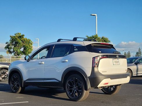 New 2026 Nissan Kicks SR FWD image 2