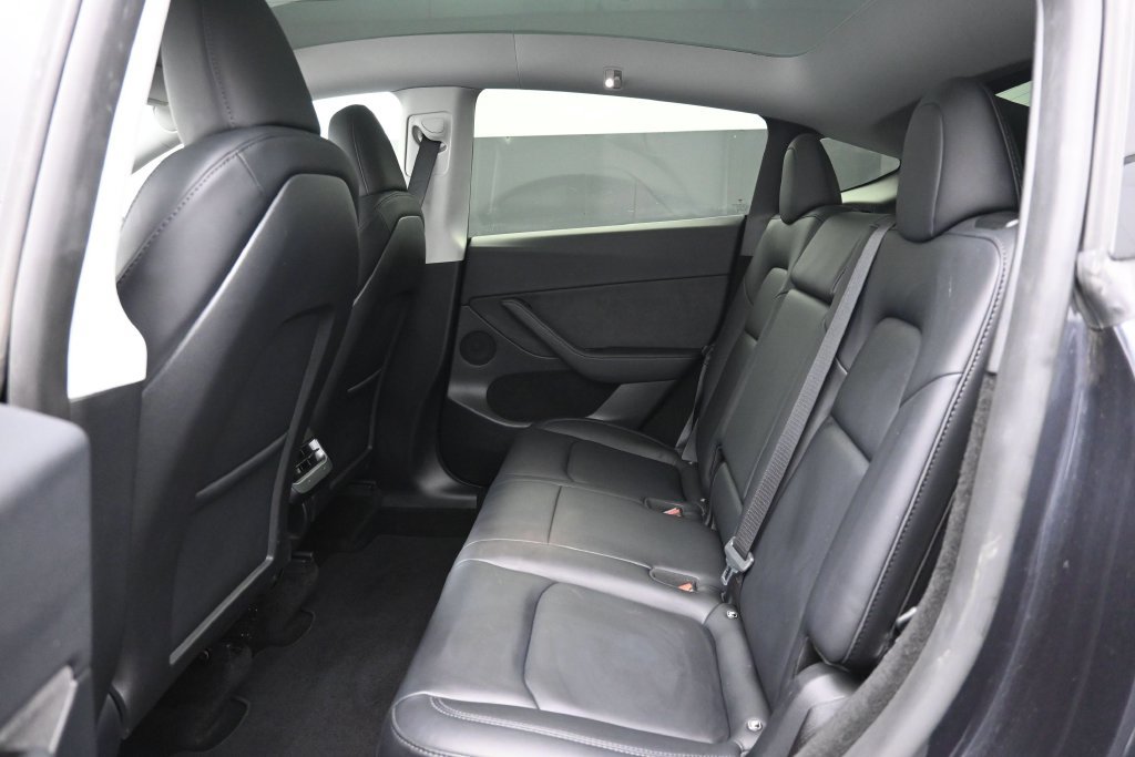 Used 2024 Tesla Model Y Long Range RWD image 18