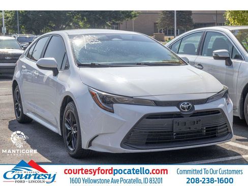 Used 2023 Toyota Corolla LE FWD image 1