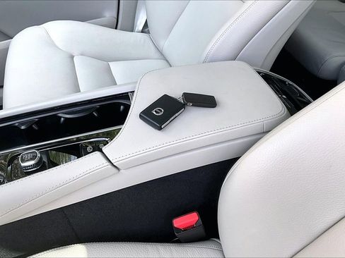 Used 2024 Volvo XC90 B5 Core image 37