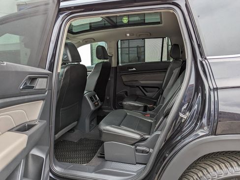 Used 2023 Volkswagen Atlas SE w/ Panoramic Sunroof Package image 39