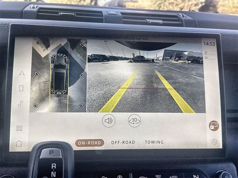 New 2026 Land Rover Defender 130 X-Dynamic SE image 25