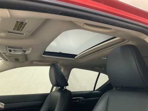 Used 2014 Lexus CT 200h FWD image 31