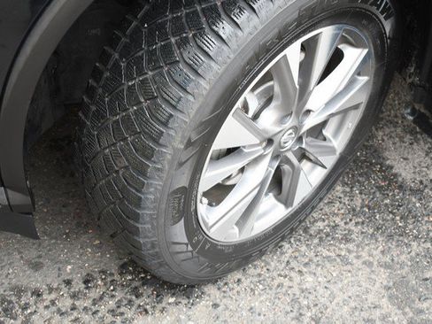 Used 2017 Nissan Murano S image 11