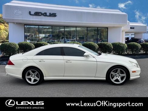 Used 2008 Mercedes-Benz CLS 550 image 6