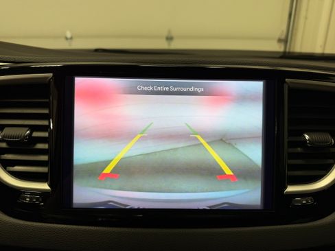 Used 2024 Chrysler Pacifica Touring-L FWD image 23