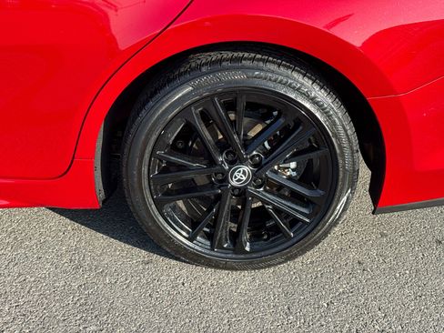 Used 2025 Toyota Camry SE image 7