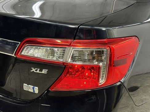 Used 2014 Toyota Camry XLE w/ Leather Package image 31