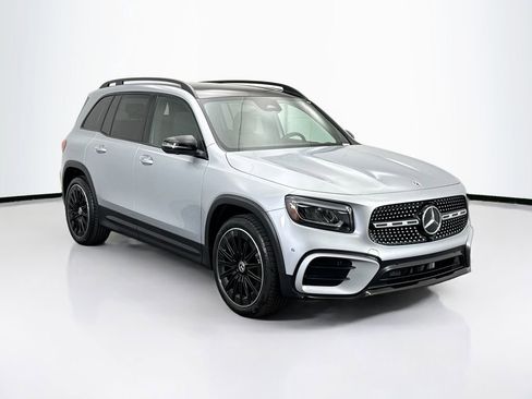 Certified 2025 Mercedes-Benz GLB 250 image 3